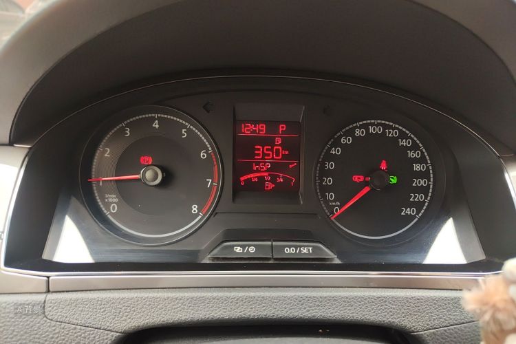 Volkswagen Santana 2017 car image #13
