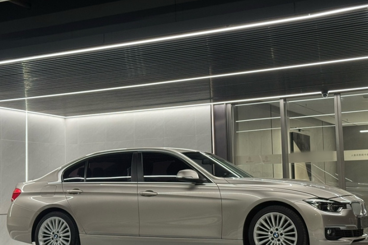 BMW 3 Series 2018 #6 BMW 3 Series 2018 car image #6