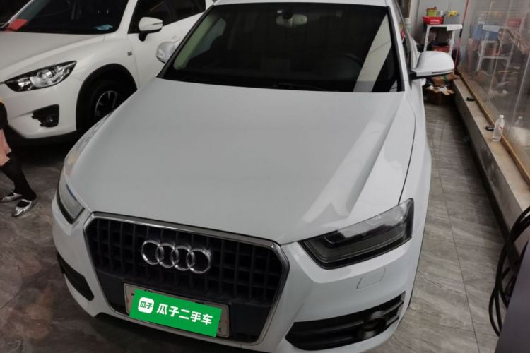 Audi Q3 2015 car image #2