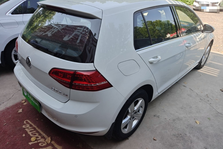 Volkswagen Golf 2015 car image #7