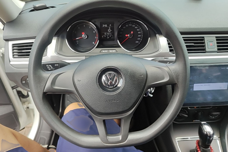 Volkswagen Bora 2017 #11 Volkswagen Bora 2017 car image #11