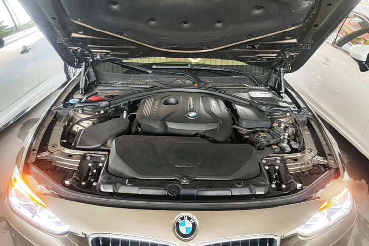 BMW 3 Series 2018 #19 BMW 3 Series 2018 car image #19