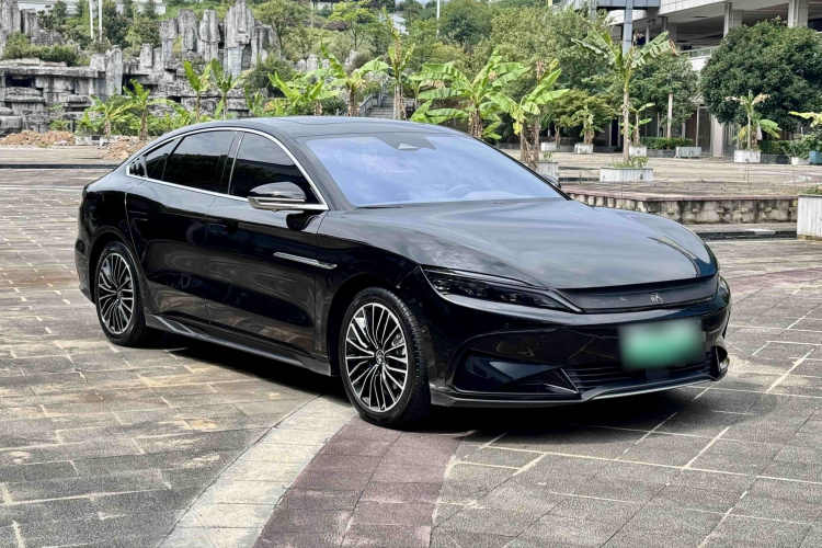 BYD Han 2023 car image #9