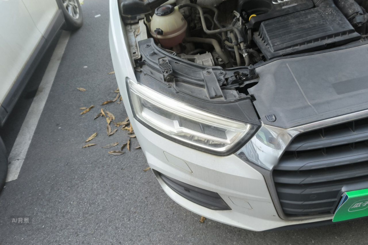 Audi Q3 2018 car image #8