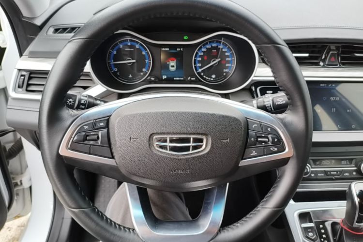 GEELY Emgrand 2019 #12 GEELY Emgrand 2019 car image #12