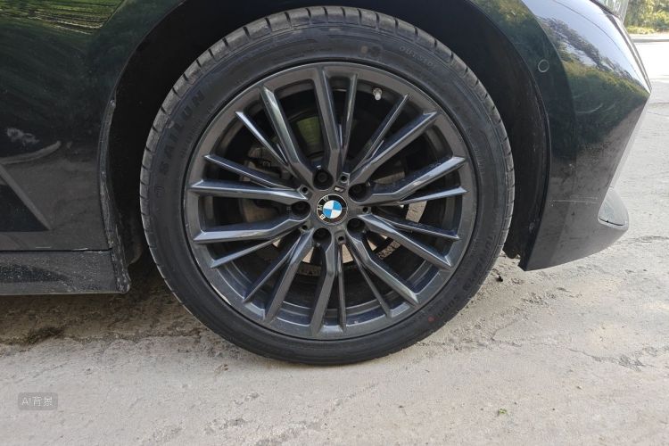 BMW 3 Series 2024 car image #9