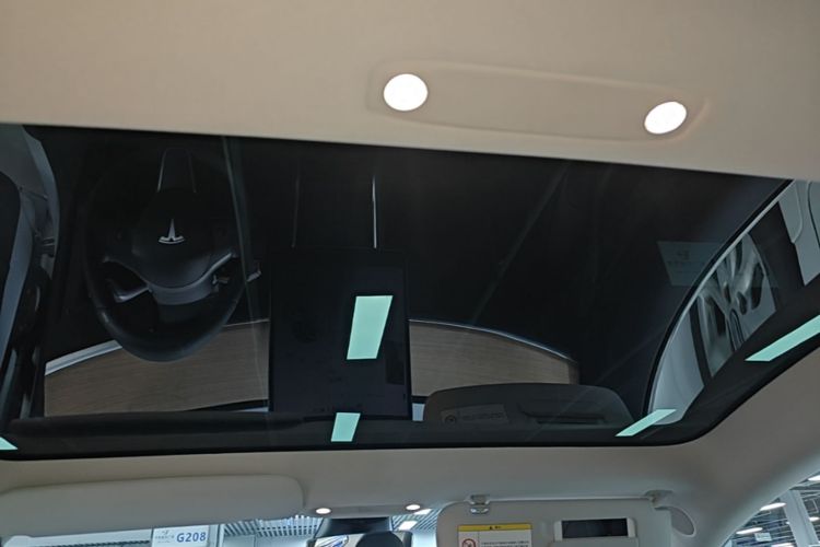 Tesla Model 3 2020 car image #20