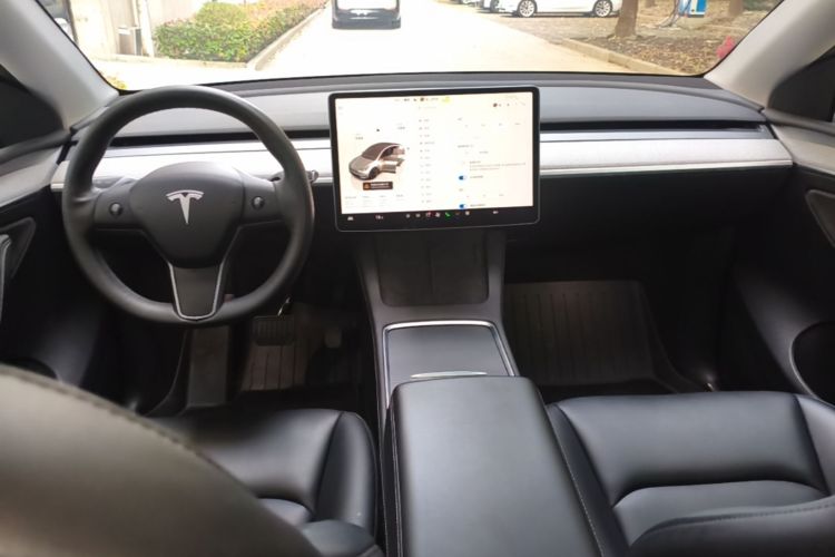 Tesla Model Y 2024 #11 Tesla Model Y 2024 immagine di auto #11