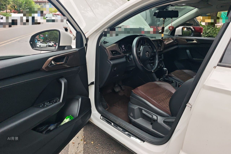2020 car image #18