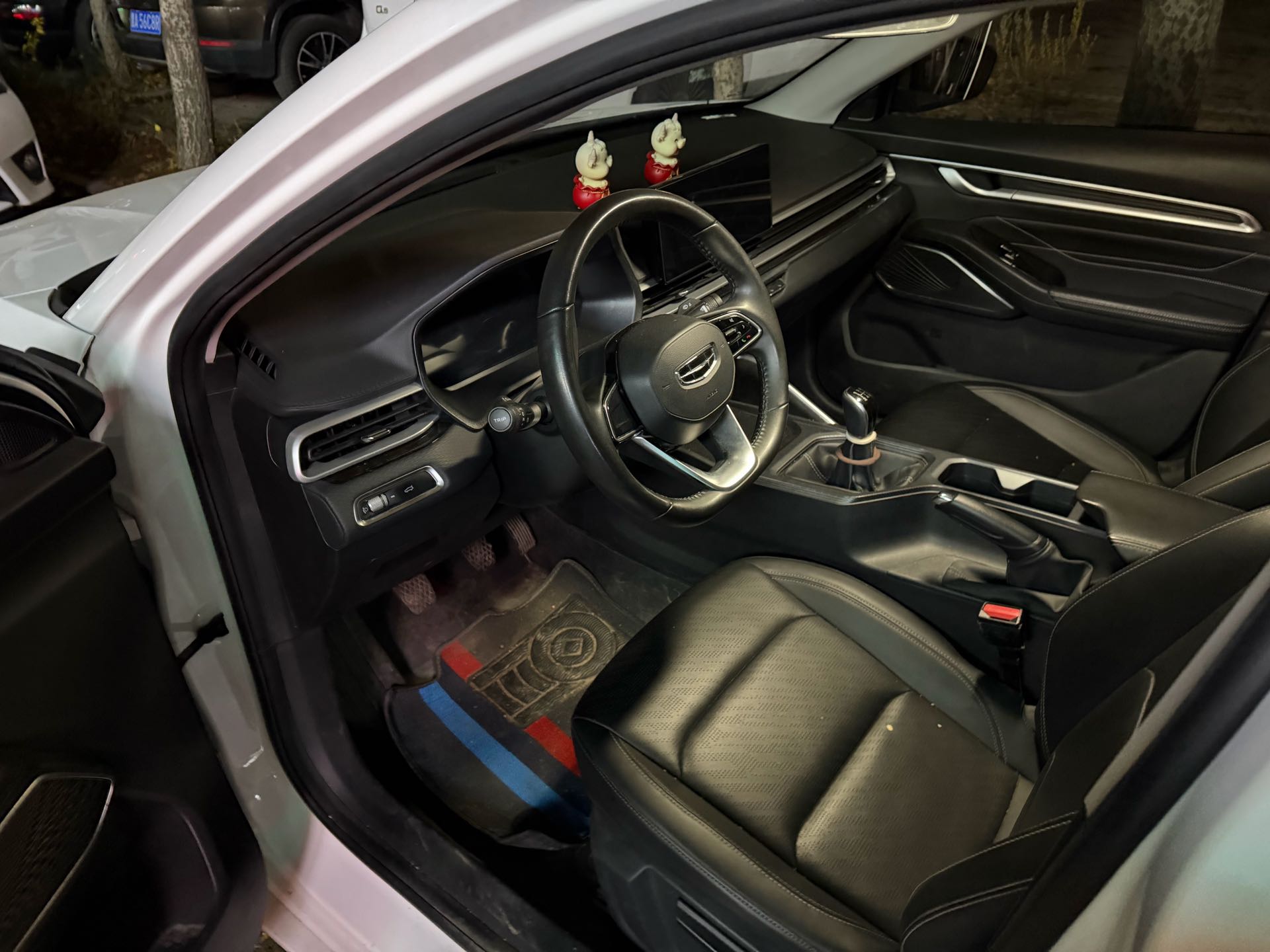 GEELY Emgrand 2023 صورة سيارة #4