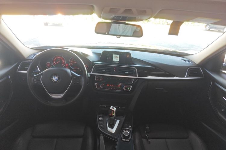 BMW 3 Series 2018 #10 BMW 3 Series 2018 car image #10