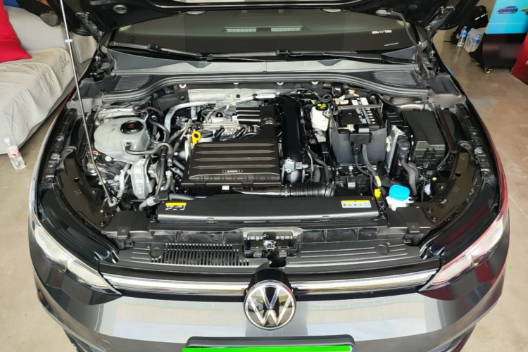 Volkswagen Golf 2023 car image #20