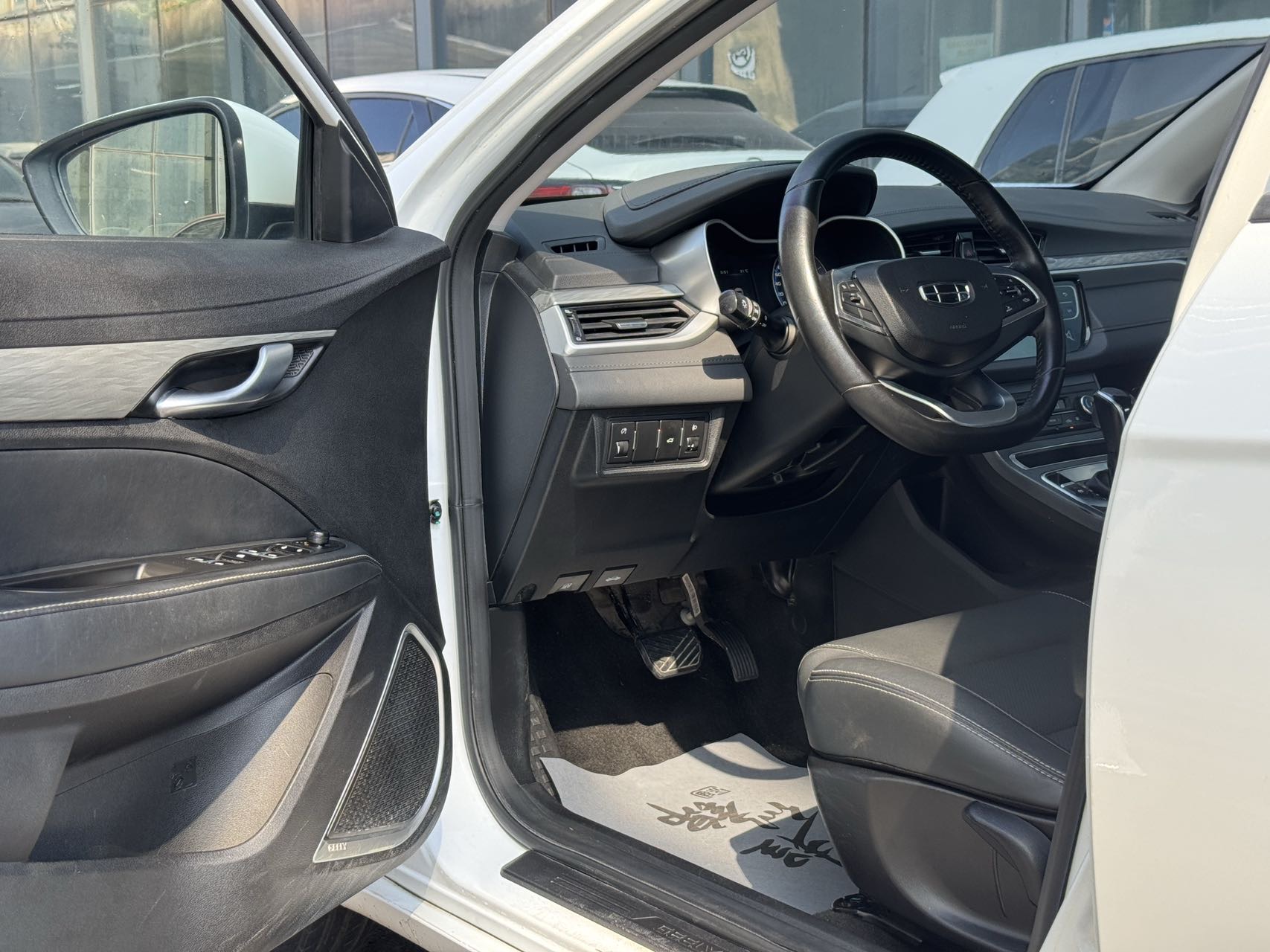 GEELY Emgrand 2020 изображение автомобиля #3