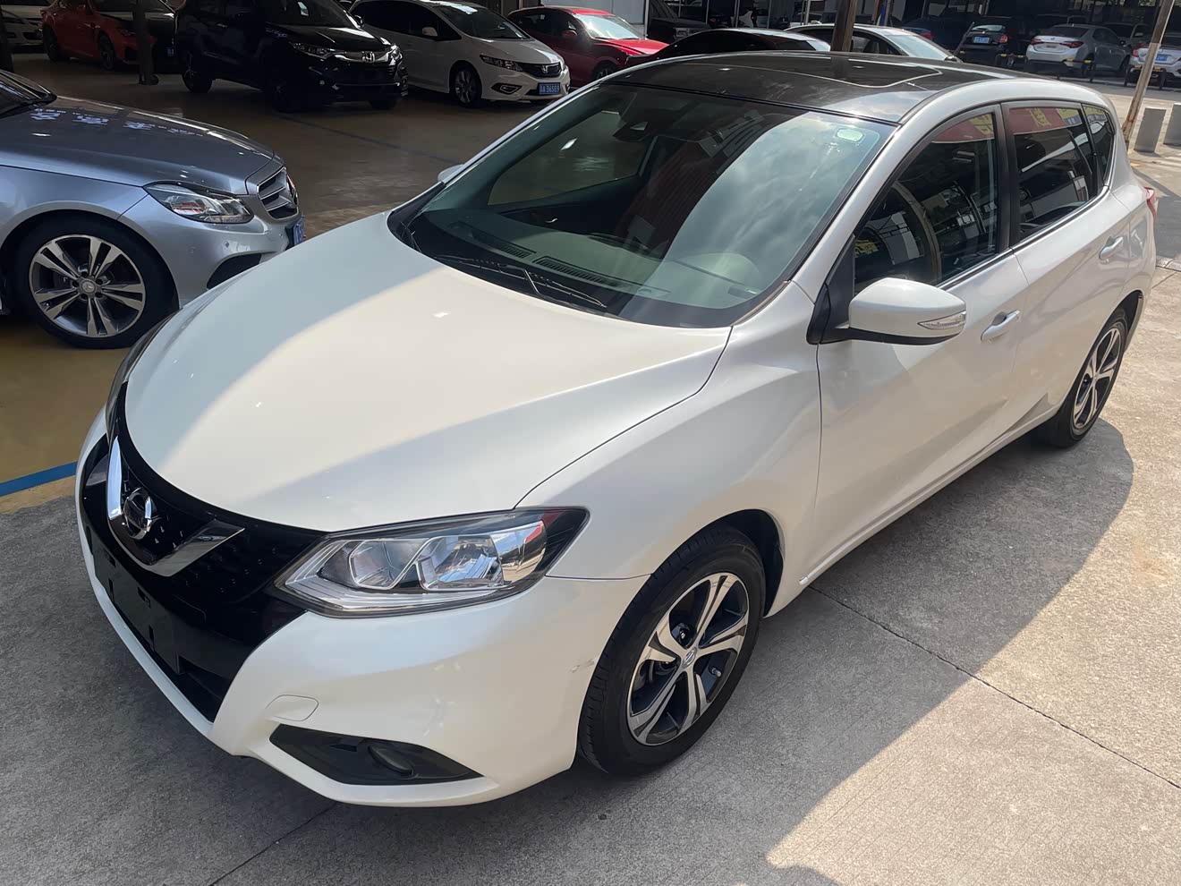 Nissan TIIDA 2019 汽车图片 