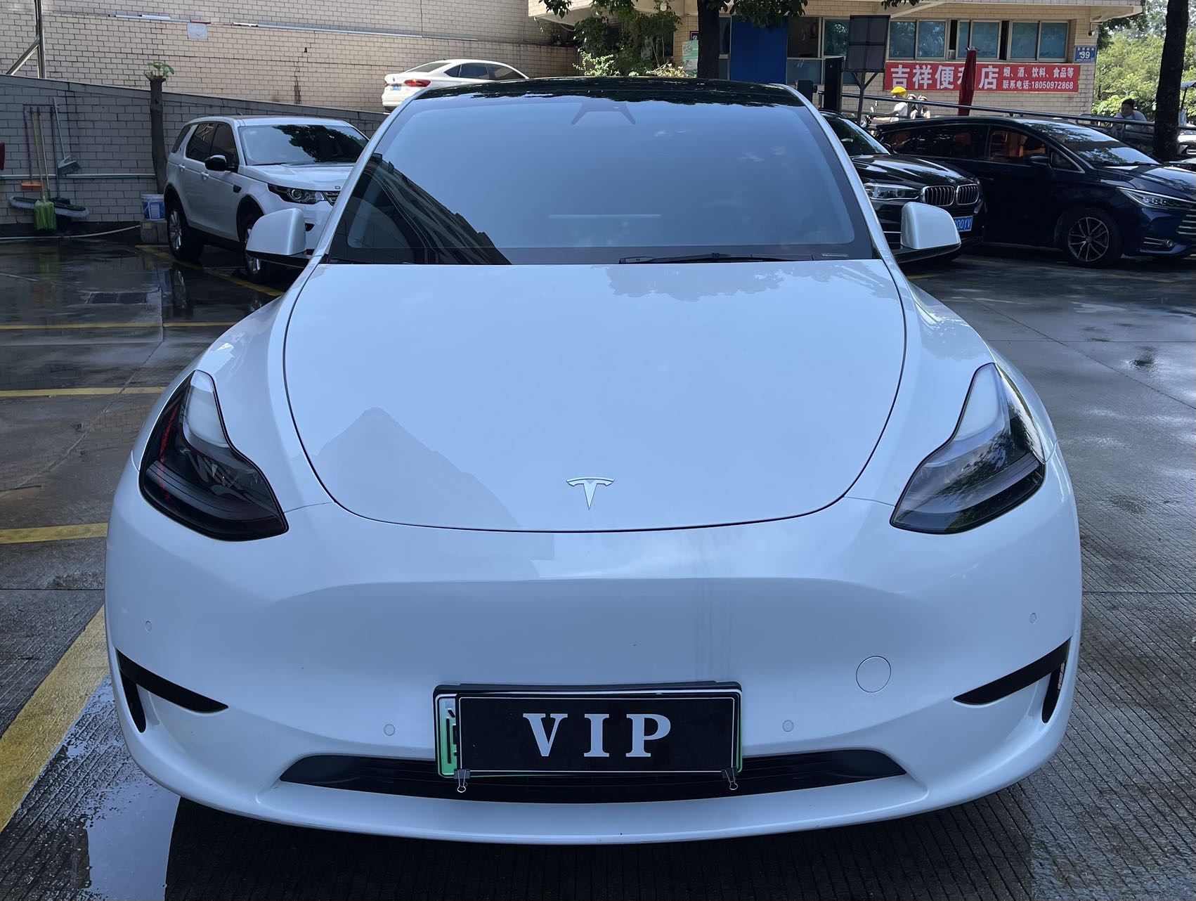 Tesla Model Y 2022 car image #2