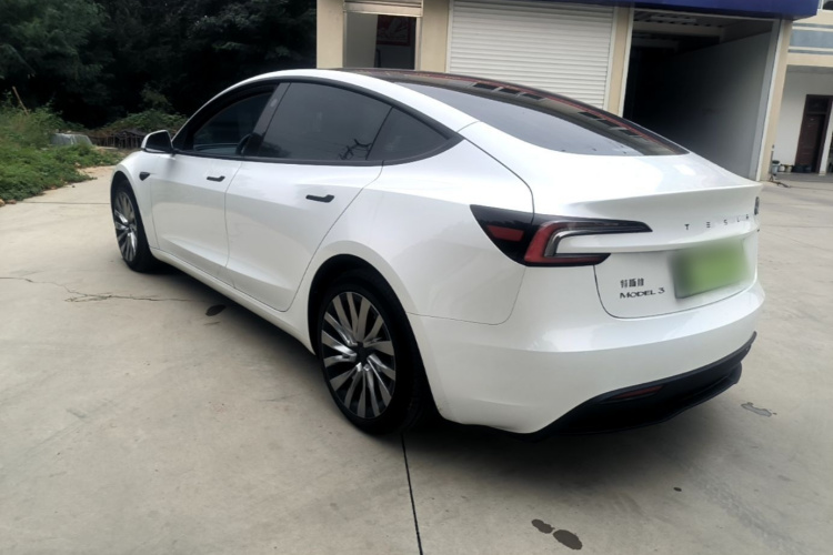 Tesla Model 3 2024 изображение автомобиля #5