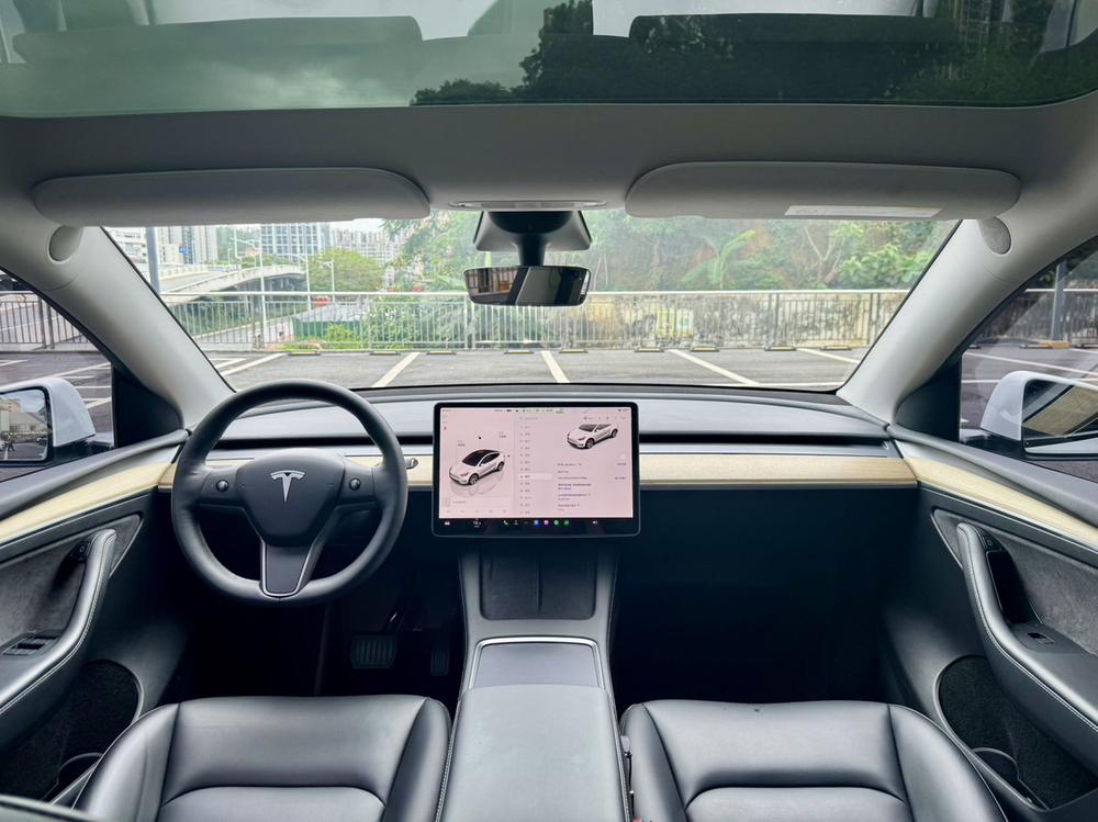 Tesla Model Y 2023 car image #8