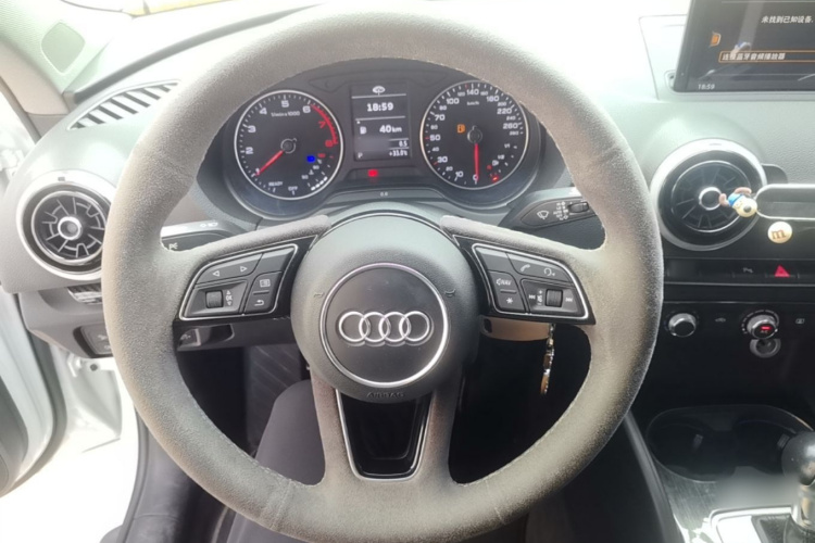 Audi A3 2017 immagine di auto #11