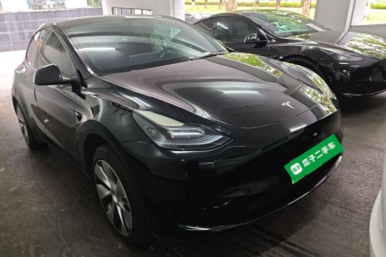 Tesla Model Y 2022 car image #4