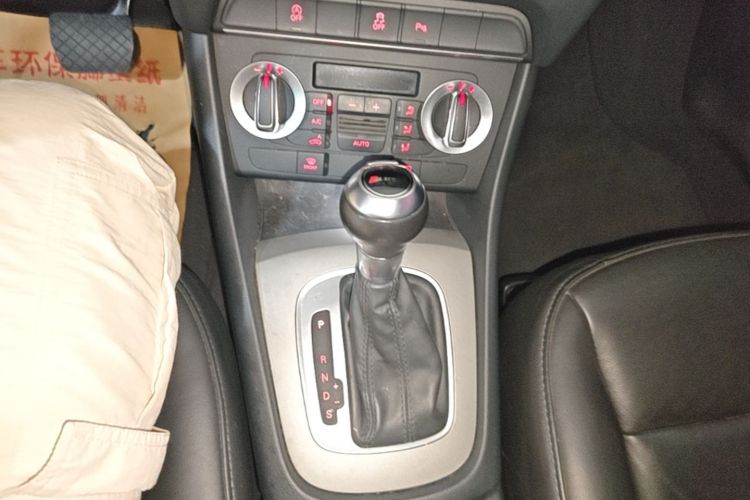 Audi Q3 2016 #18 Audi Q3 2016 car image #18
