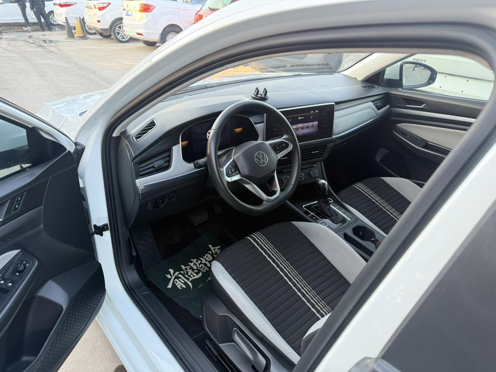 Volkswagen Bora 2023 immagine di auto #8