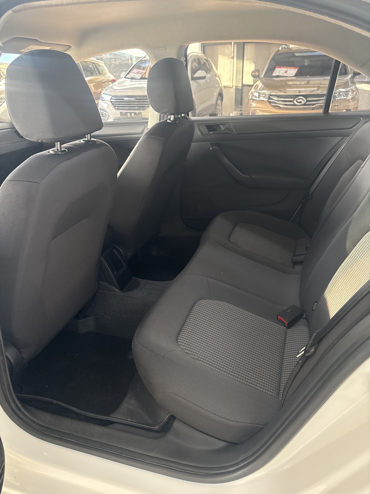 Volkswagen Santana 2017 car image #5