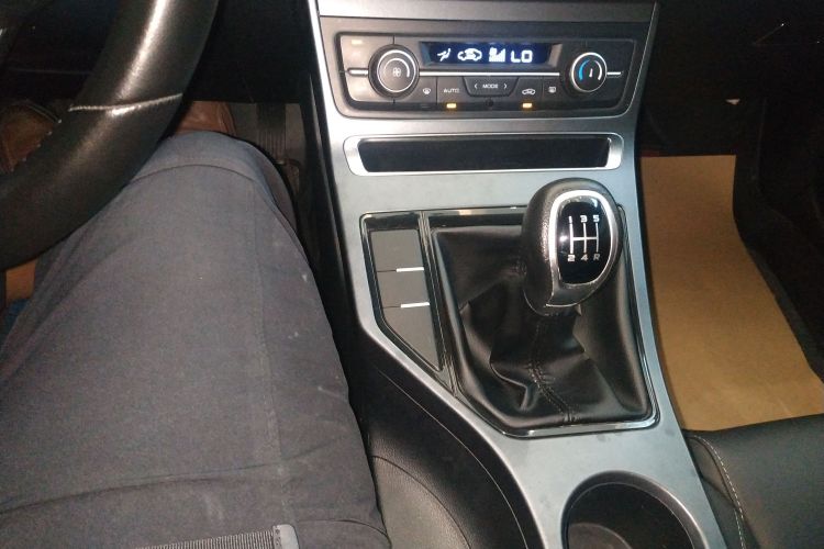 GEELY Emgrand 2020 car image #14