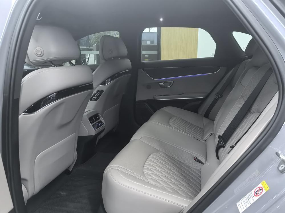 BYD Han 2024 car image #17