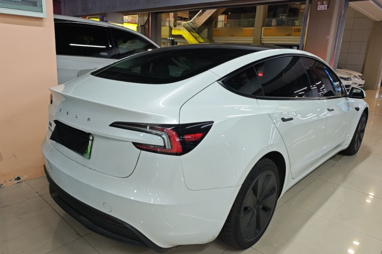 Tesla Model 3 2024 #5 Tesla Model 3 2024 car image #5