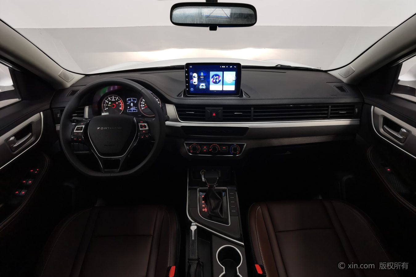 Forthing T5 2024 #12 Forthing T5 2024 immagine di auto #12