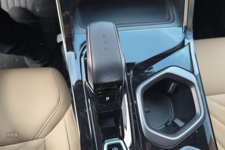 GEELY Boyue L 2024 car image #16