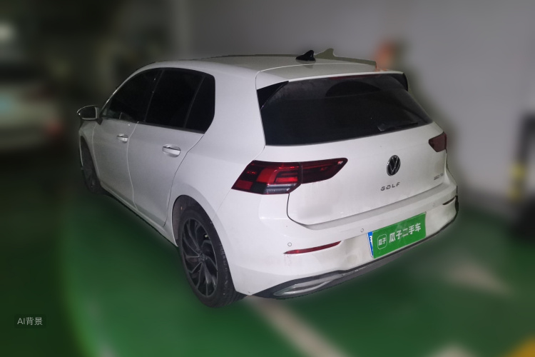 Volkswagen Golf 2023 car image #5