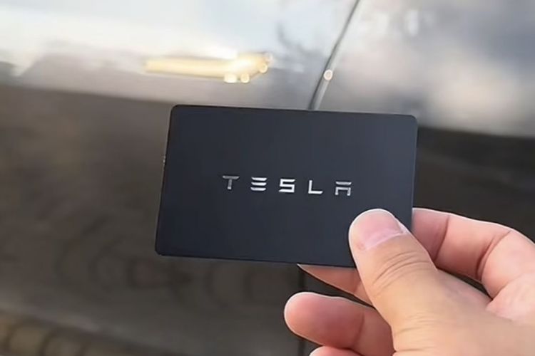 Tesla Model Y 2025 صورة سيارة #9