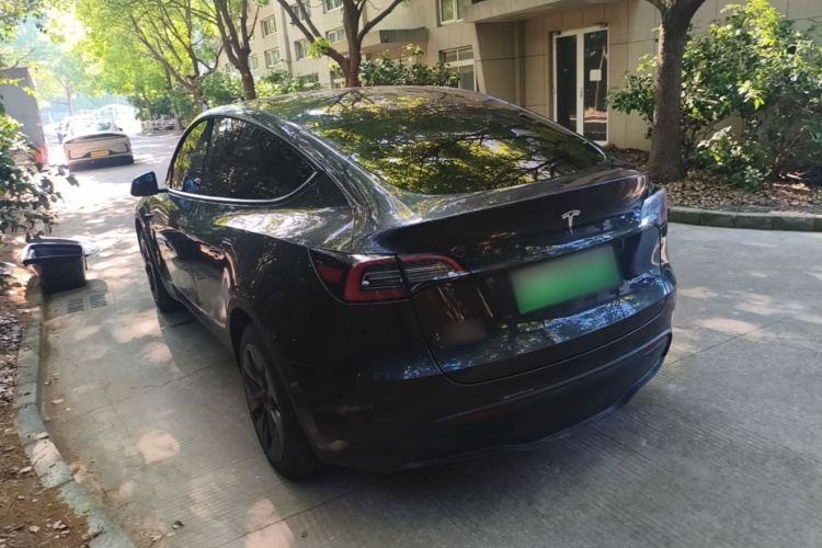 Tesla Model Y 2024 #7 Tesla Model Y 2024 immagine di auto #7