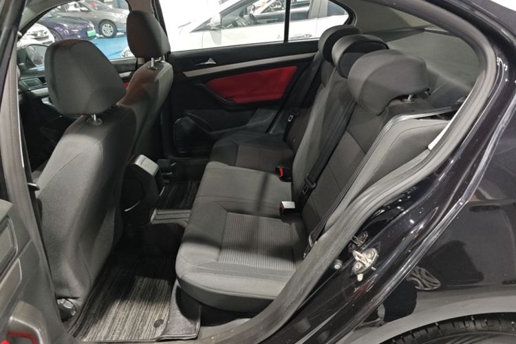 Volkswagen Lavida 2017 car image #17