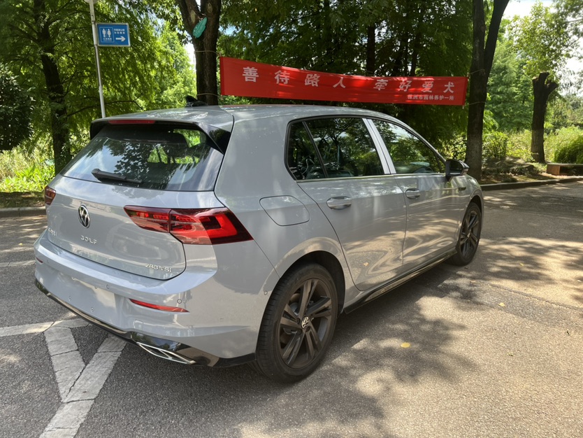 Volkswagen Golf 2026 car image #6