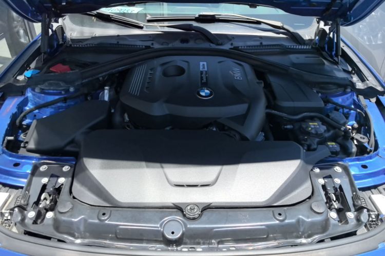 BMW 3 Series 2018 #20 BMW 3 Series 2018 car image #20