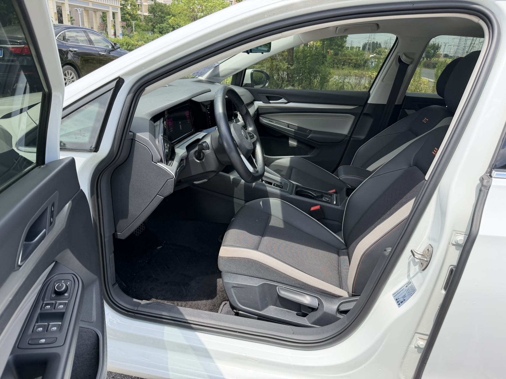 Volkswagen Golf 2021 car image #9