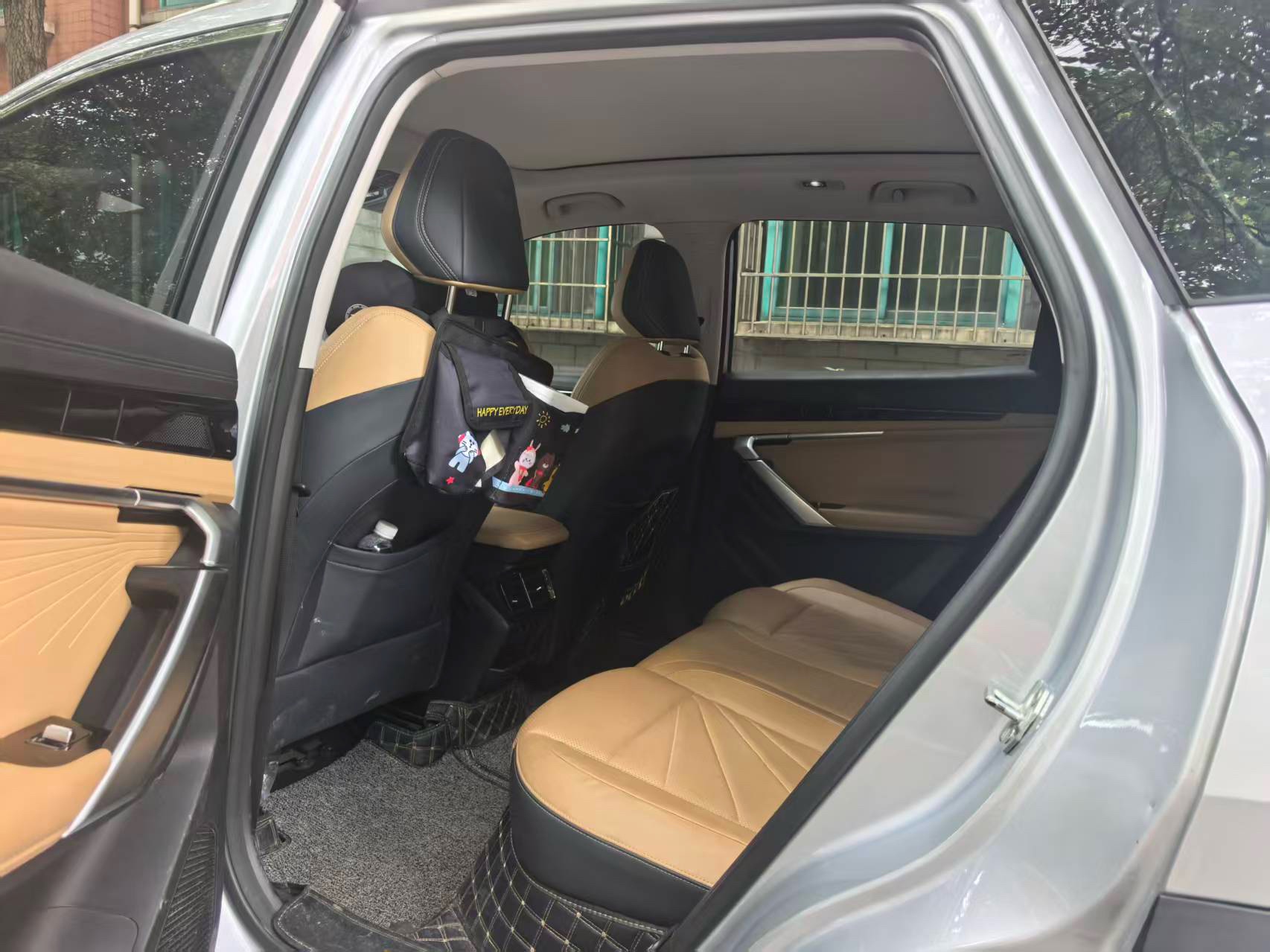 GEELY Boyue L 2023 car image #2