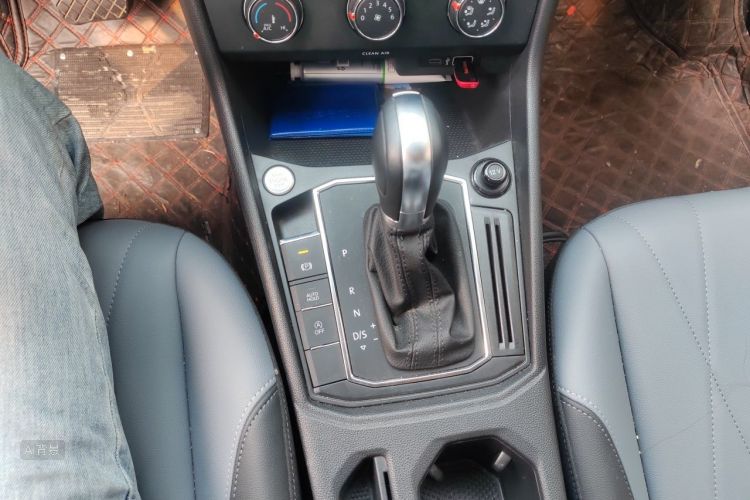 Volkswagen Lavida 2022 car image #16