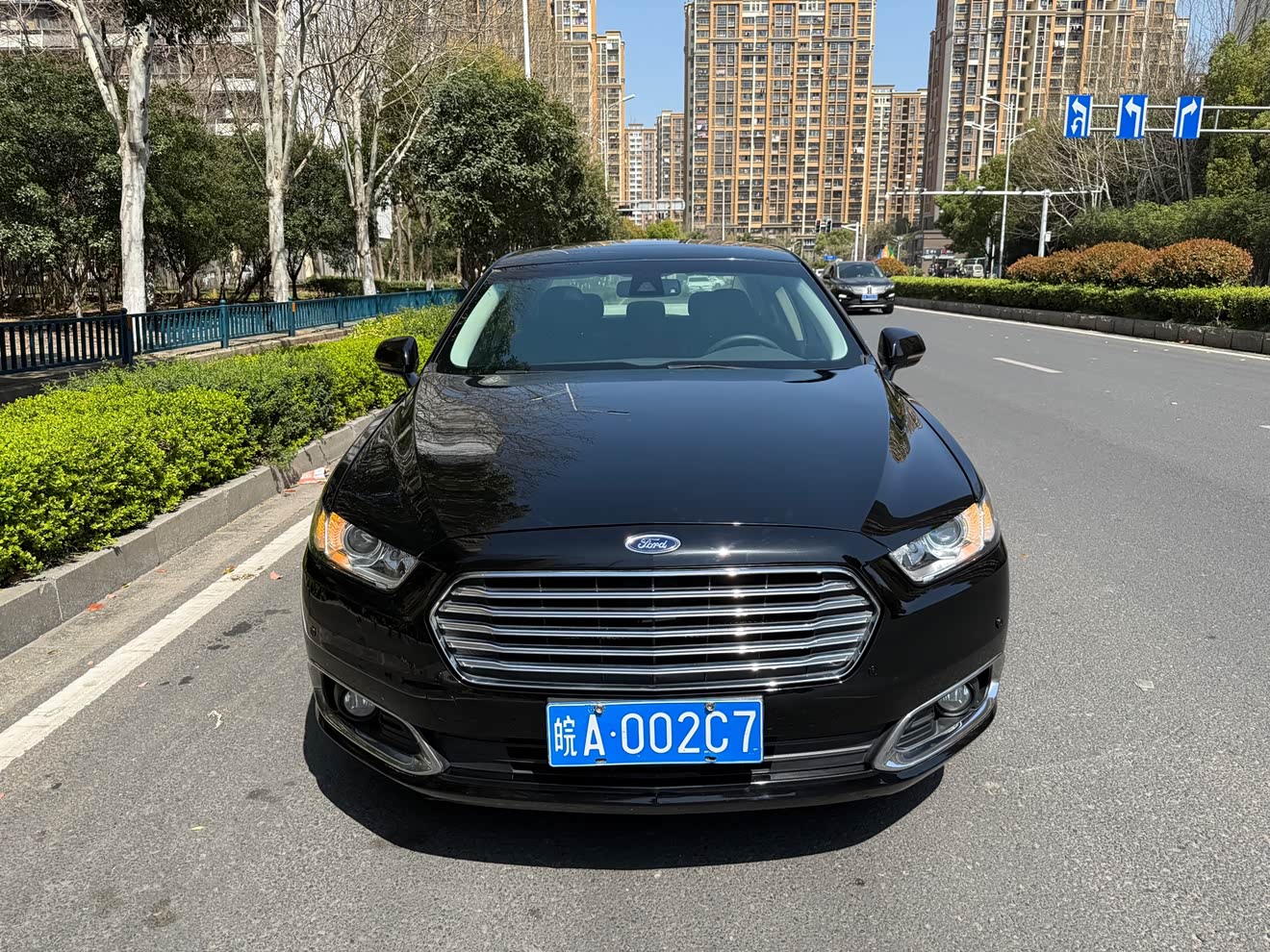 Ford Taurus 2018 car image 