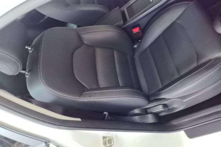 GEELY Emgrand 2020 car image #24