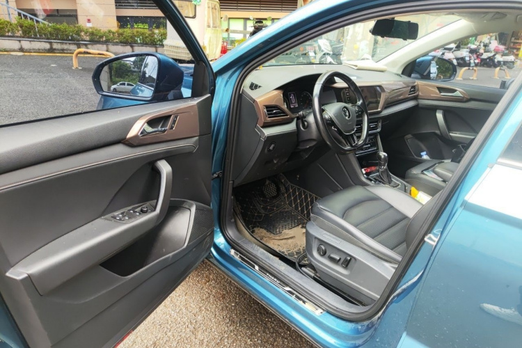 Volkswagen Tharu 2021 car image #13