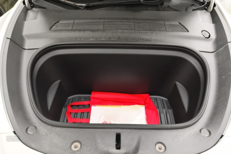 Tesla Model Y 2022 #22 Tesla Model Y 2022 car image #22