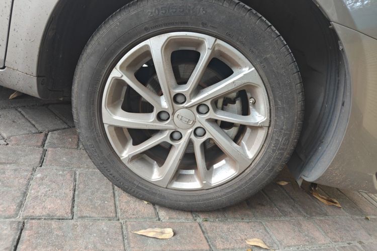 GEELY Emgrand 2021 car image #9