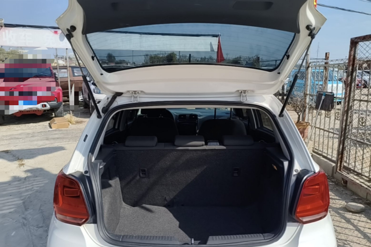 Volkswagen Polo 2017 car image #21