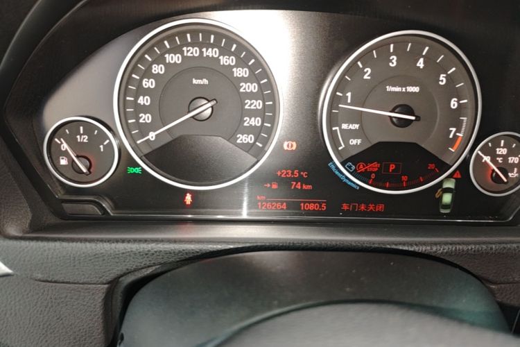BMW 3 Series 2018 car image #12