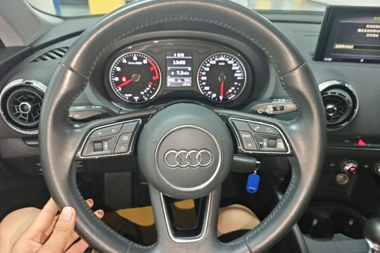Audi A3 2019 car image #11