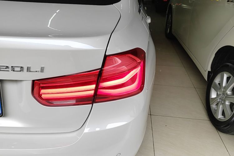 BMW 3 Series 2017 #8 BMW 3 Series 2017 car image #8