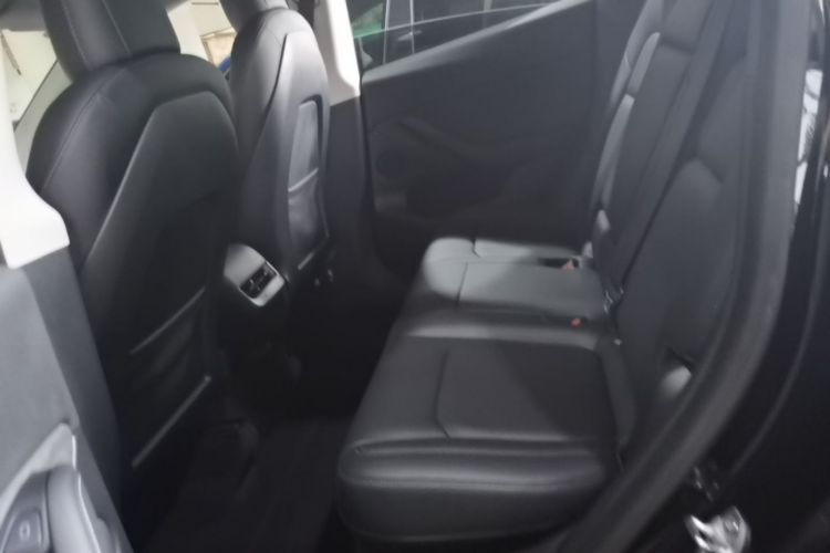 Tesla Model Y 2022 car image #17
